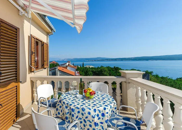 Apartment Helles Mit Traumhaften Meerblick, Grill Und Nur 500 Meter Zum Dramalj