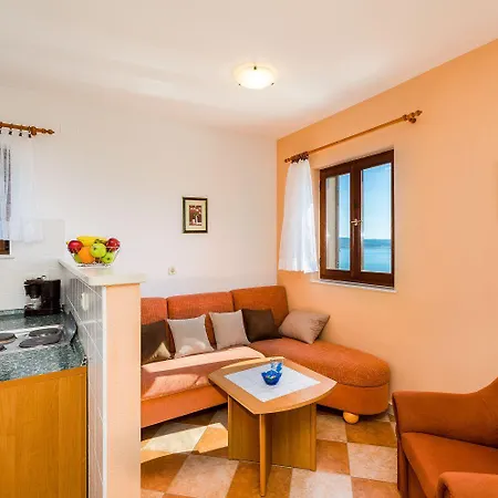 Apartment Helles Mit Traumhaften Meerblick, Grill Und Nur 500 Meter Zum Dramalj