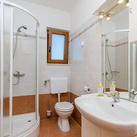 Apartment Helles Mit Traumhaften Meerblick, Grill Und Nur 500 Meter Zum *