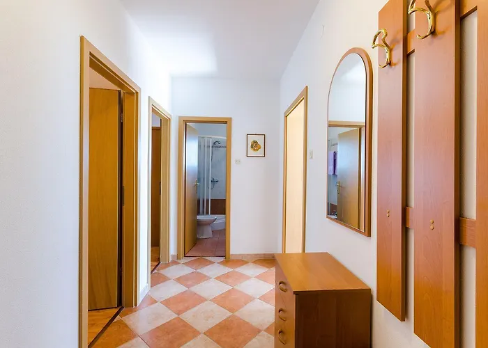 Helles Mit Traumhaften Meerblick, Grill Und Nur 500 Meter Zum Apartment Dramalj